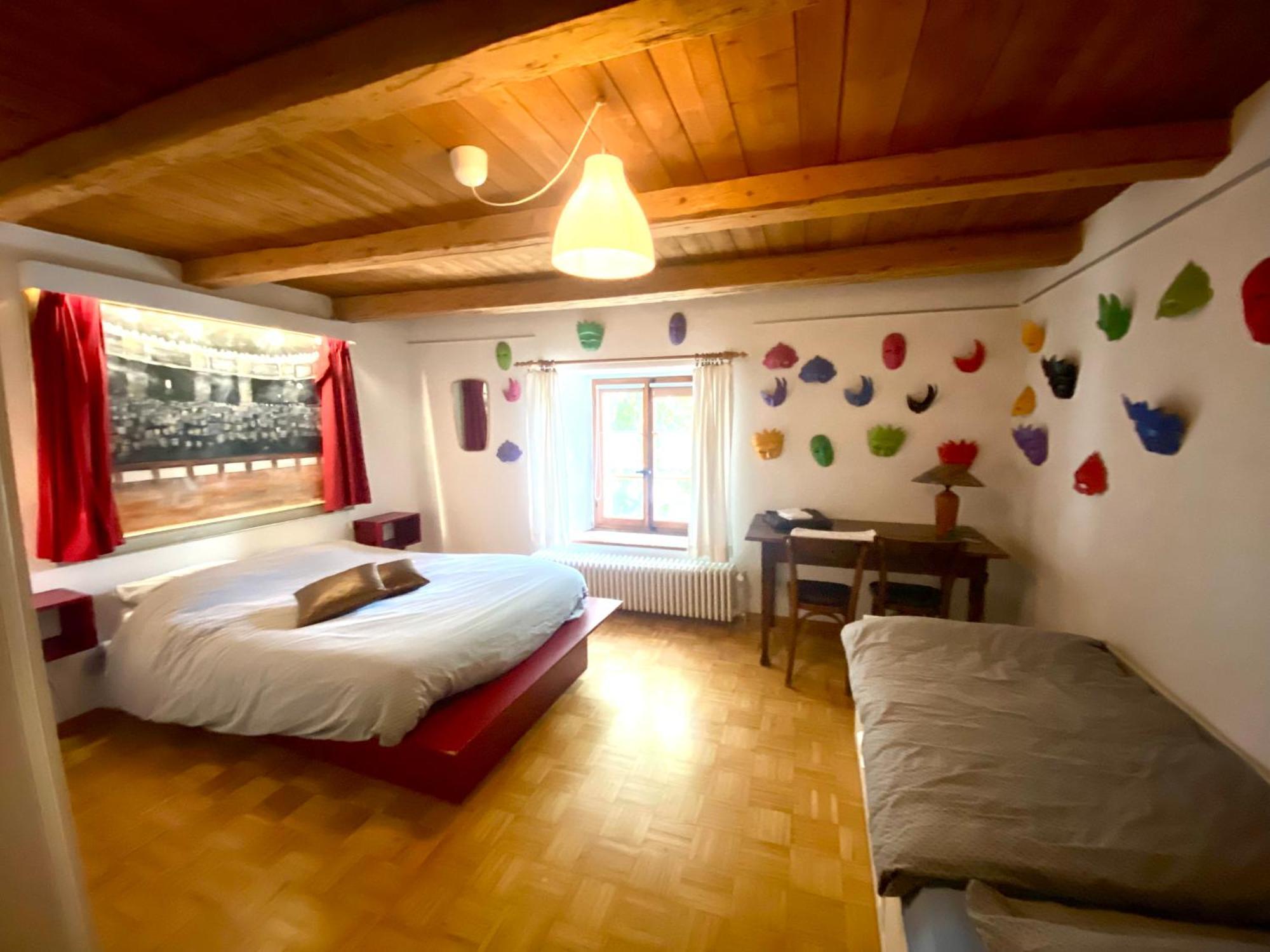 Cafe Du Soleil Hotel Saignelégier Buitenkant foto
